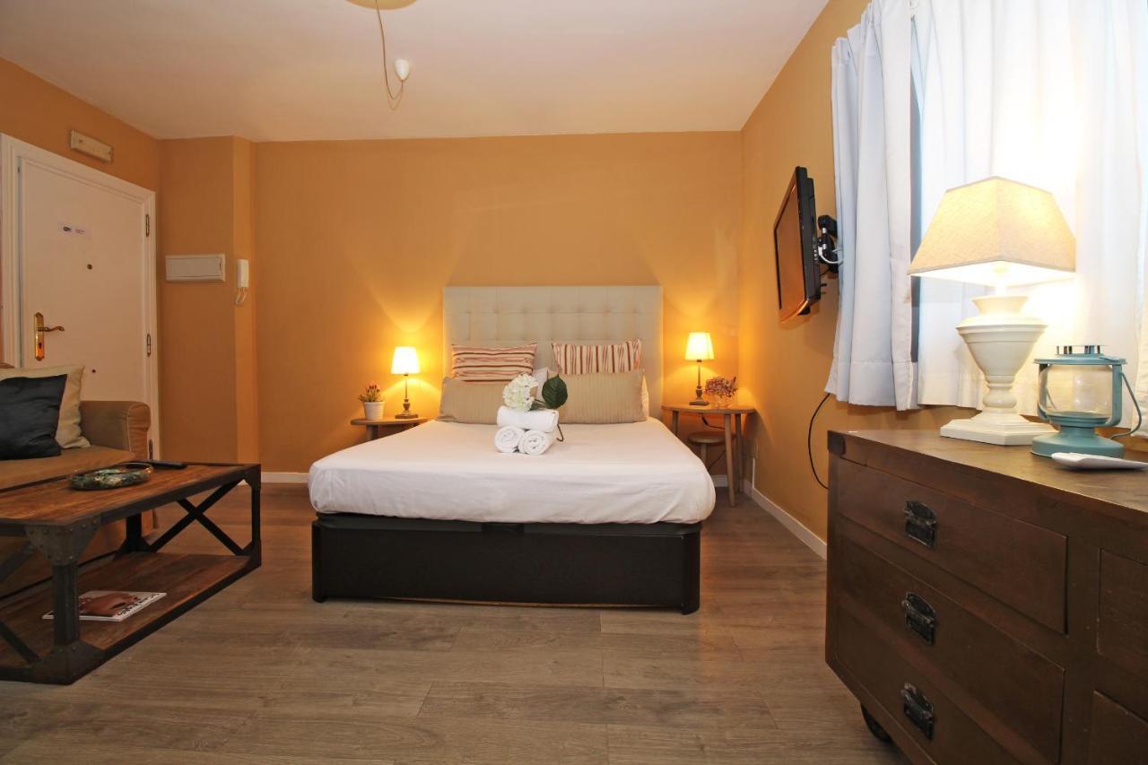 Del Parque Flats Suite Malagueta Малага Екстериор снимка